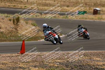 media/Apr-19-2025-AHRMA (Sat) [[3d98ca3309]]/Race/Group 1/Turn 4/